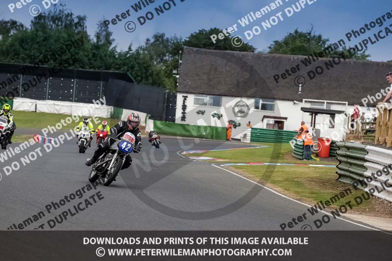 Vintage motorcycle club;eventdigitalimages;mallory park;mallory park trackday photographs;no limits trackdays;peter wileman photography;trackday digital images;trackday photos;vmcc festival 1000 bikes photographs